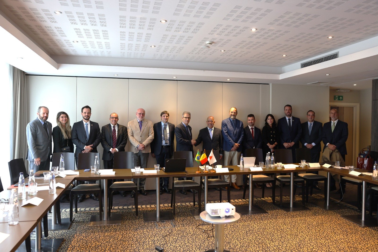 em-primeiro-dia-de-missao-internacional-a-europa-governador-se-reune-com-empresarios-embaixadores-e