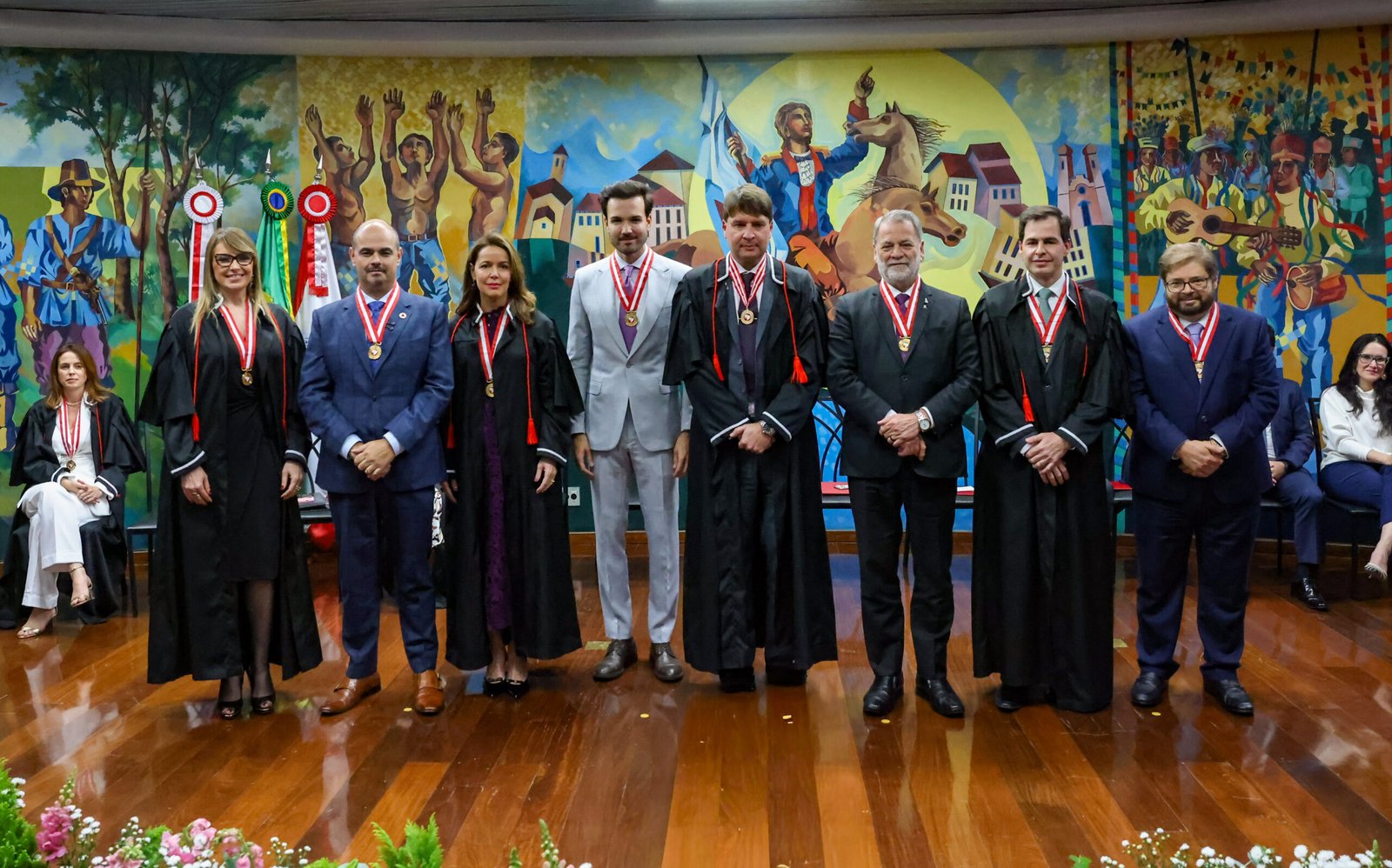 governador-recebe-medalha-do-merito-institucional-do-mpc-mg-e-empossa-nova-procuradora-geral-do-orga