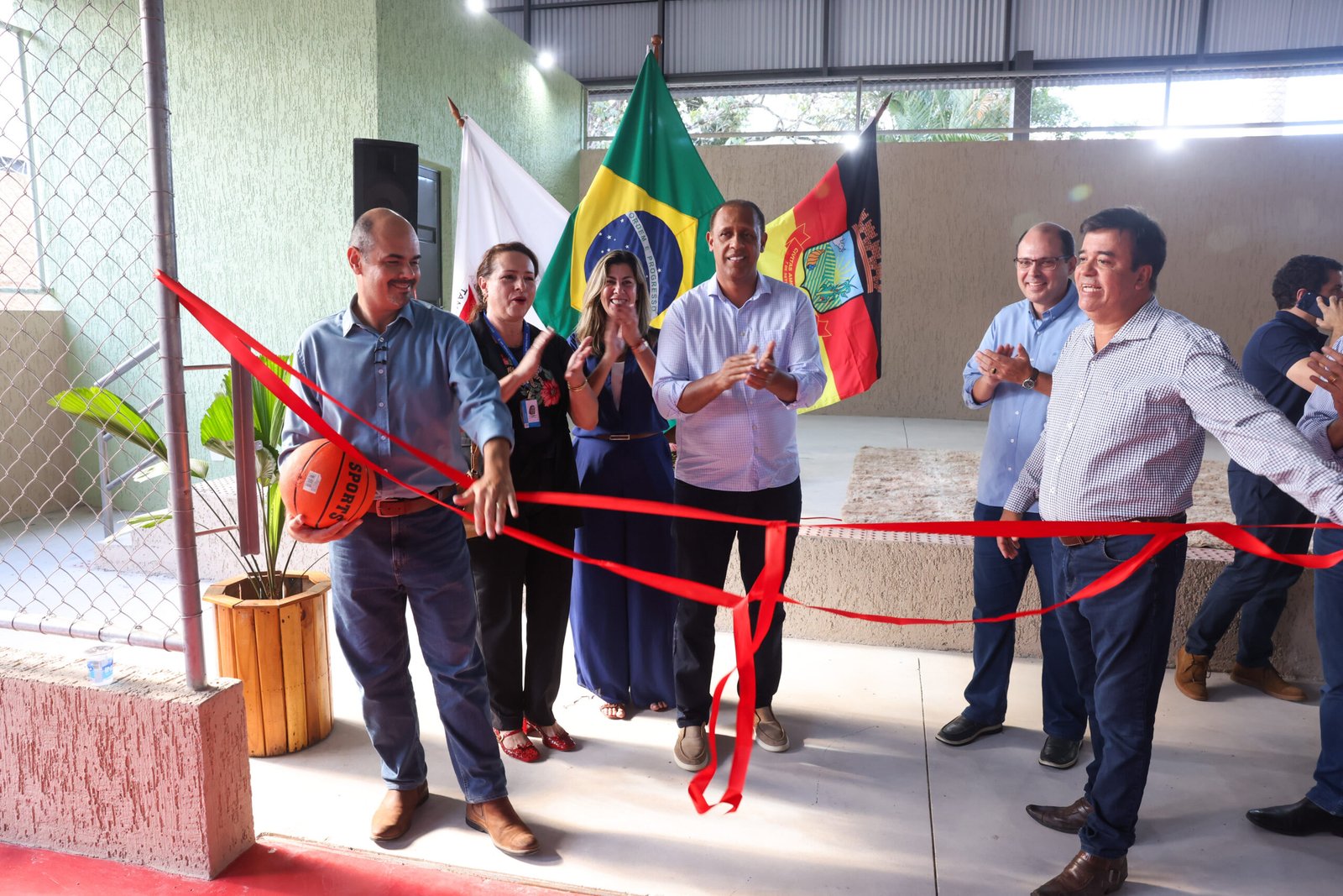 governo-de-minas-inaugura-nova-quadra-poliesportiva-em-escola-estadual-de-teofilo-otoni