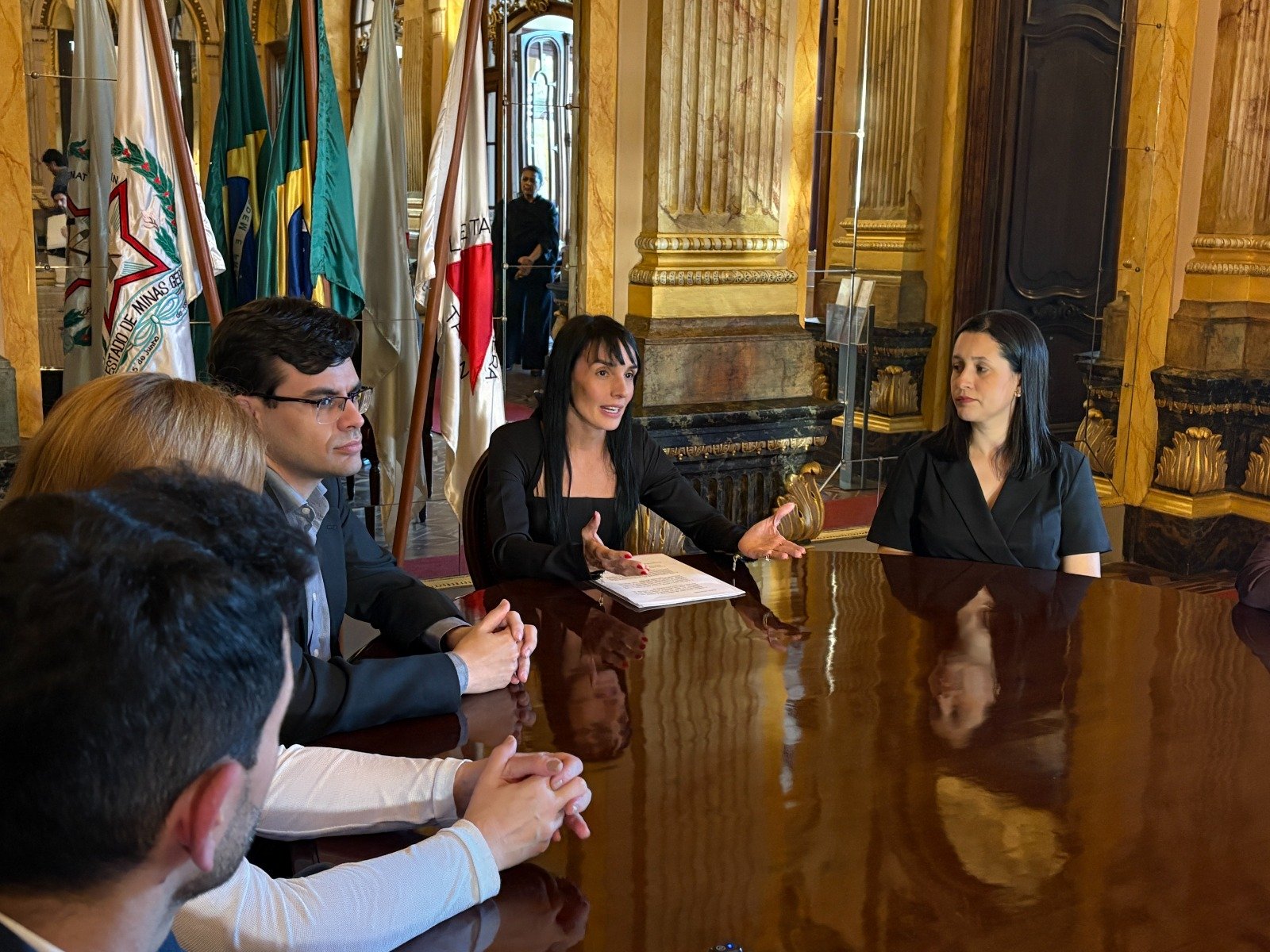 minas-gerais-amplia-estrategias-e-integracao-entre-orgaos-no-combate-a-corrupcao